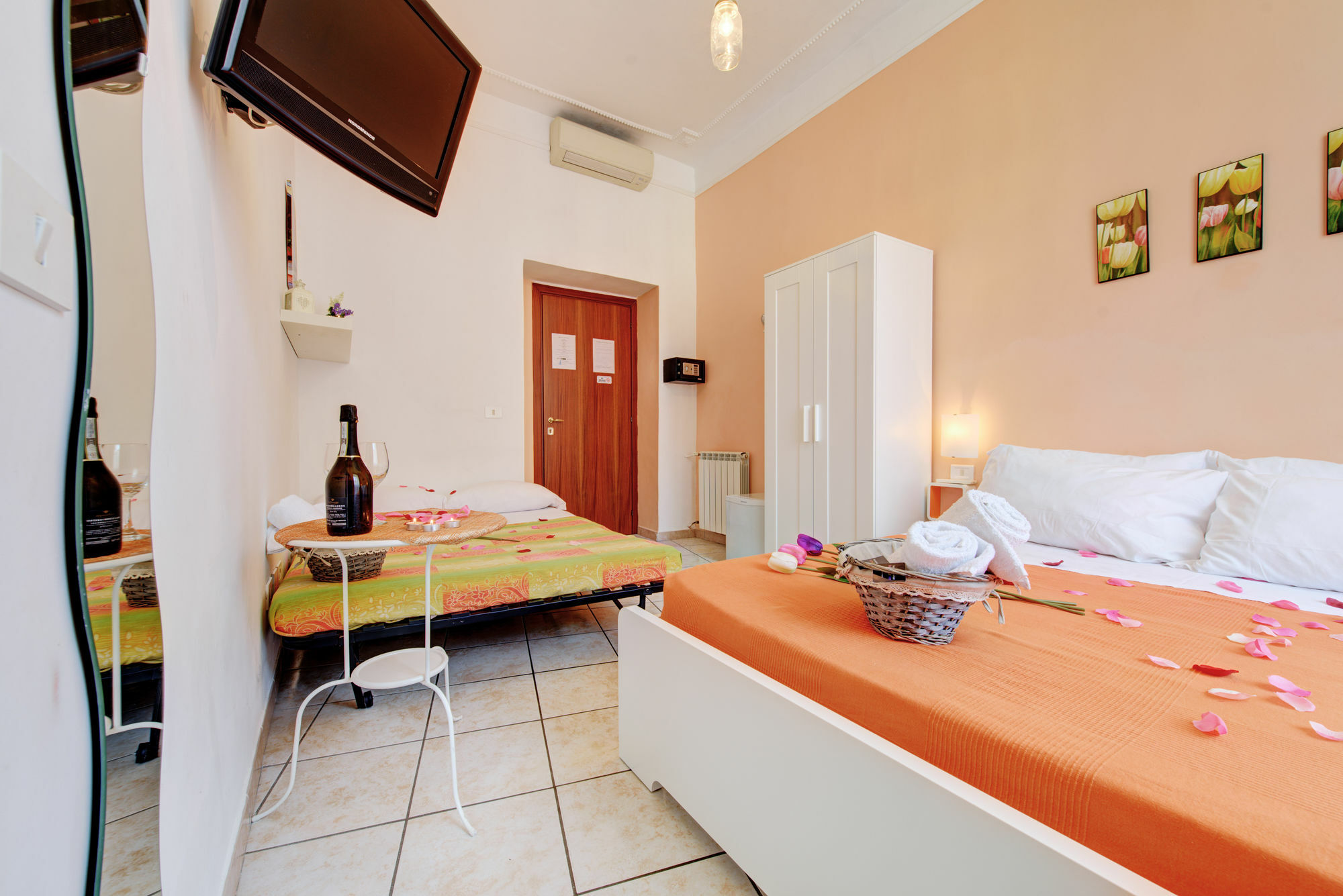 רומא In The Center Guesthouse מראה חיצוני תמונה